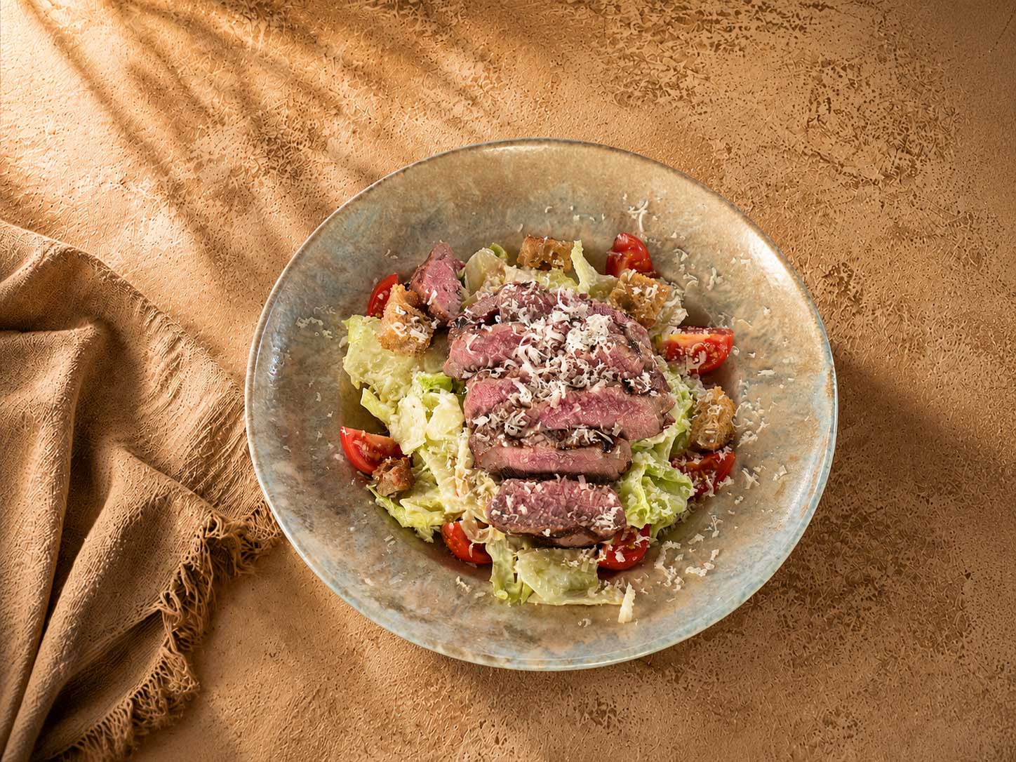 CAESAR SALATA (BONFİLE) - CAESAR SALAD (BEEF TENDERLOIN)