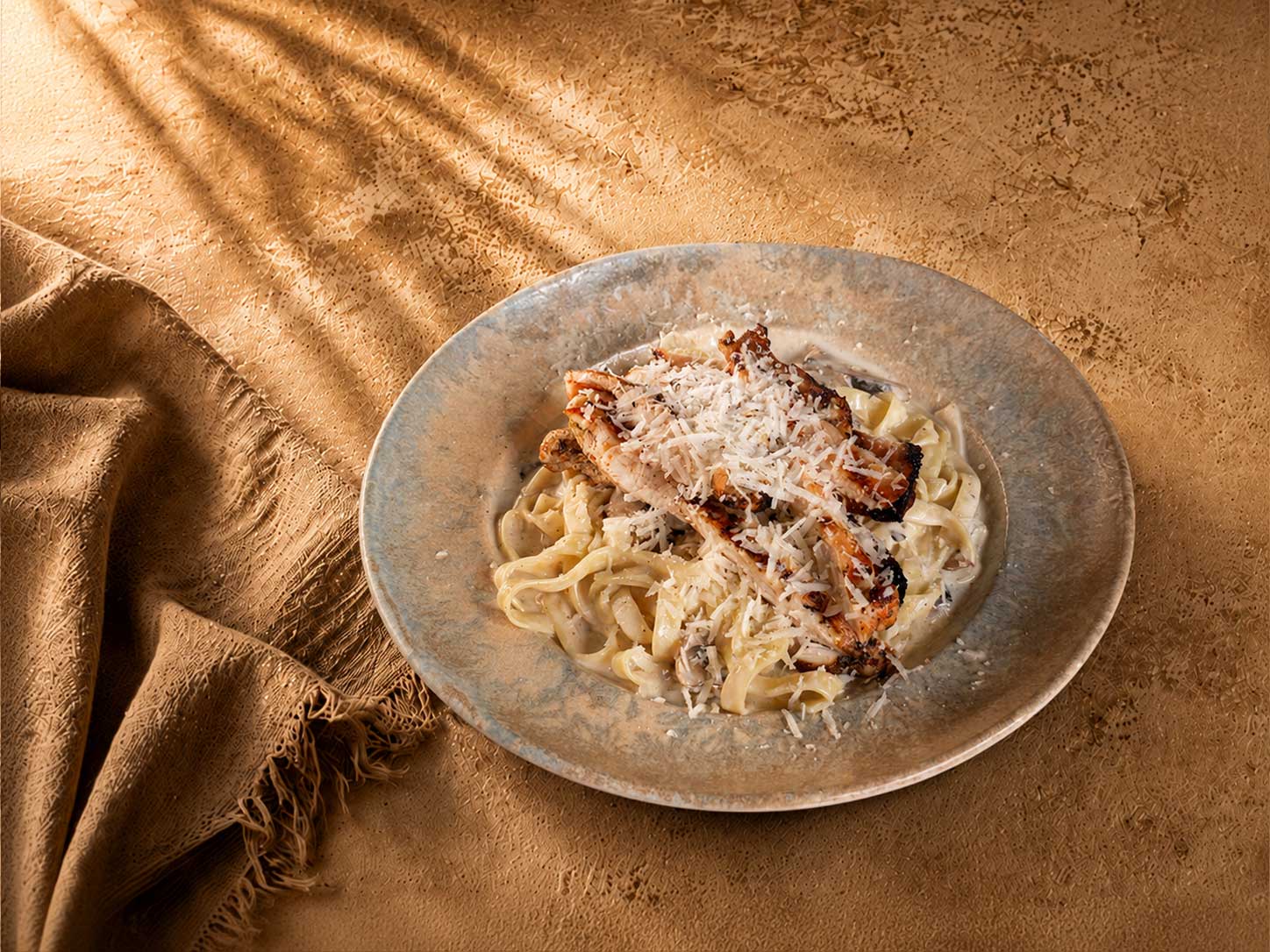 ALFREDO TAGLIATELLE (TAVUK) - ALFREDO TAGLIATELLE (CHICKEN)